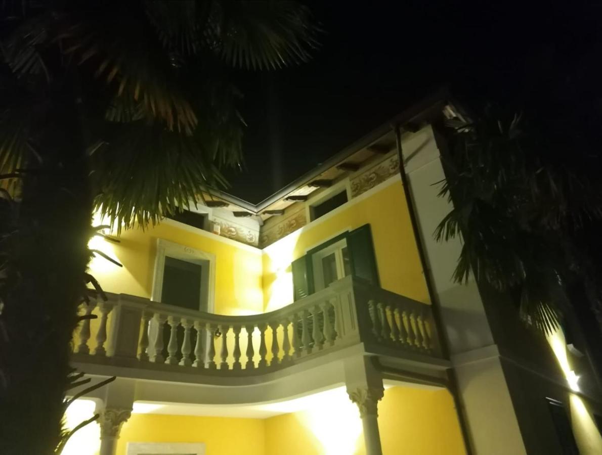 B&B Villa Preziosa Lago Maggiore Lesa Eksteriør bilde