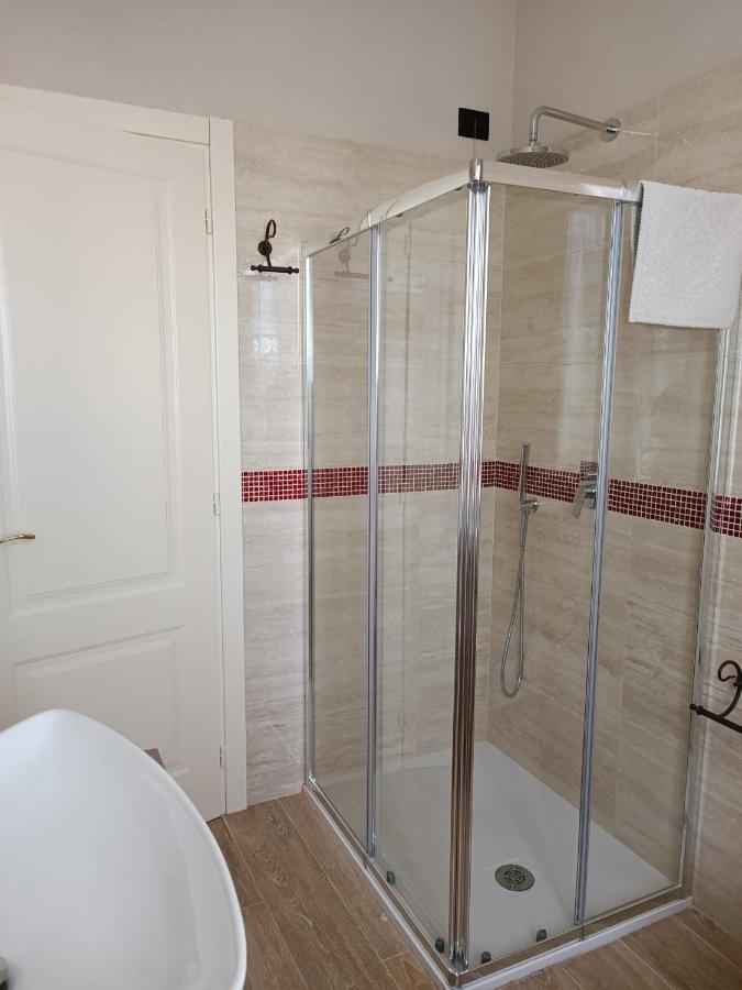 B&B Villa Preziosa Lago Maggiore Lesa Eksteriør bilde