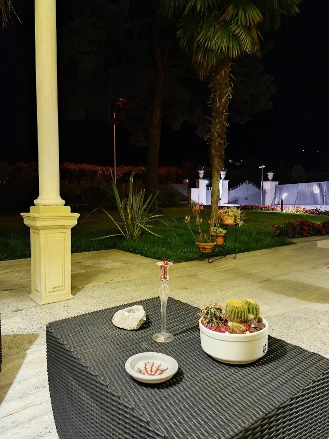 B&B Villa Preziosa Lago Maggiore Lesa Eksteriør bilde