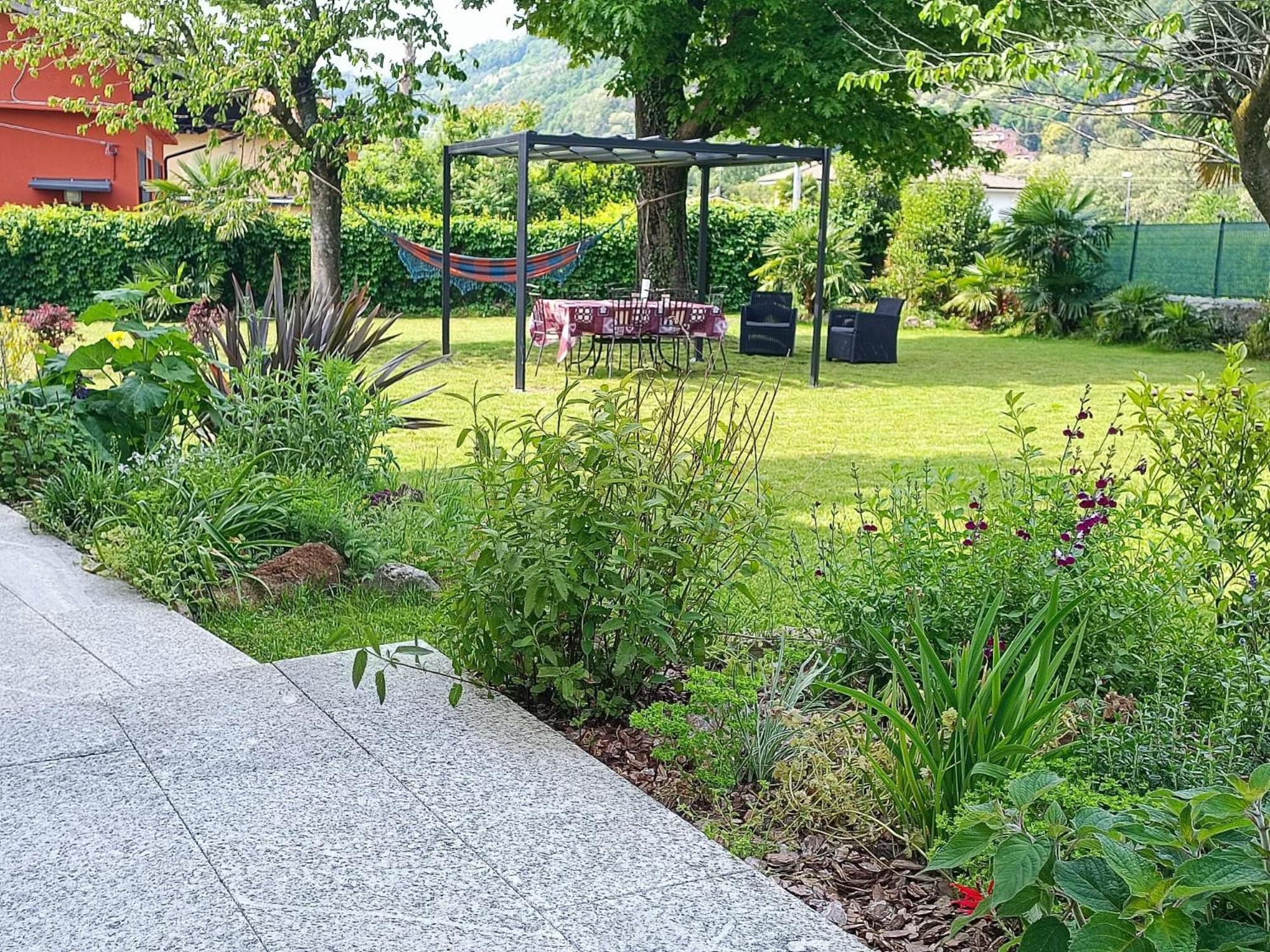 B&B Villa Preziosa Lago Maggiore Lesa Eksteriør bilde