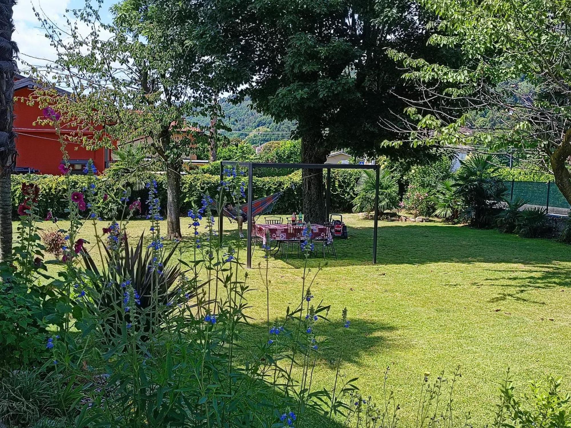 B&B Villa Preziosa Lago Maggiore Lesa Eksteriør bilde