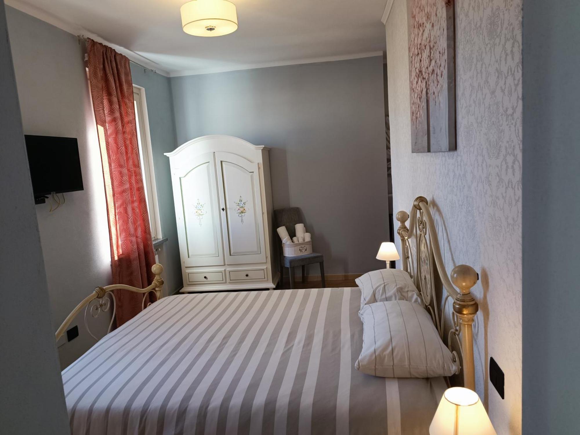 B&B Villa Preziosa Lago Maggiore Lesa Eksteriør bilde